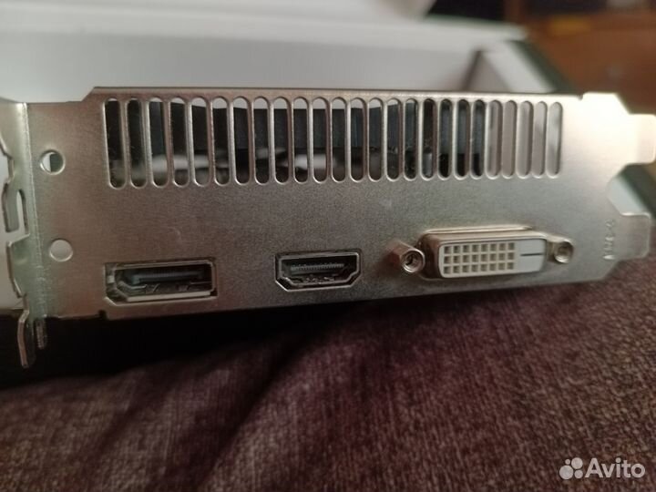 AMD radeon RX 550 4 GB