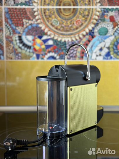 Капсульная кофемашина Nespresso DeLonghi Pixie