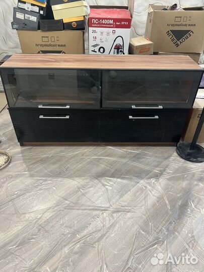 Продаеться шкаф с двумя полками