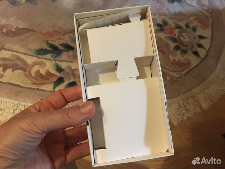 Коробка от Samsung Galaxy J4