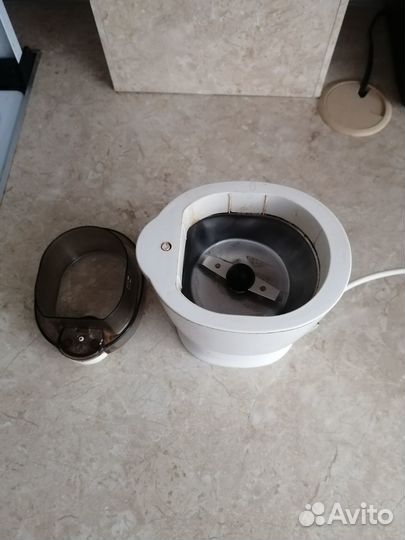 Продам электрическую кофемолку б/у Скарлетт