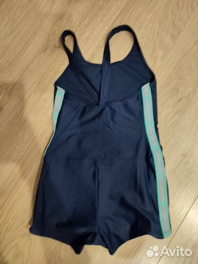 Купальники 6-9 лет и шапочки