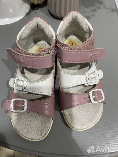 Сандалии для девочки