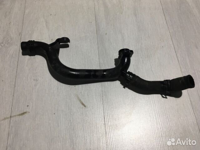 Патрубок системы охлаждения audi A4 b8
