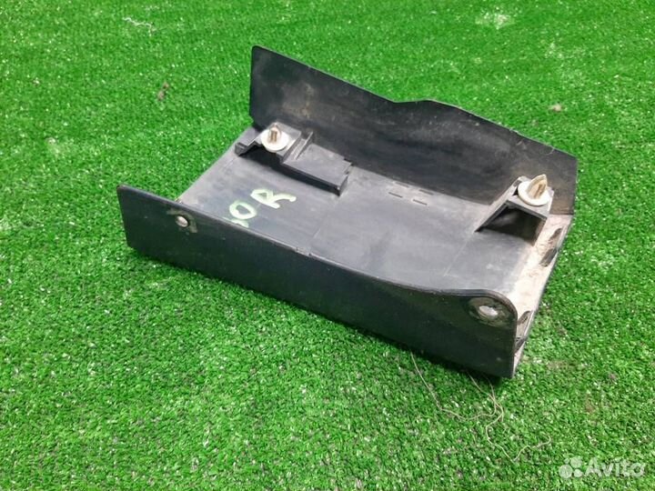 Накладка крыла переднего правого Suzuki Grand Vit