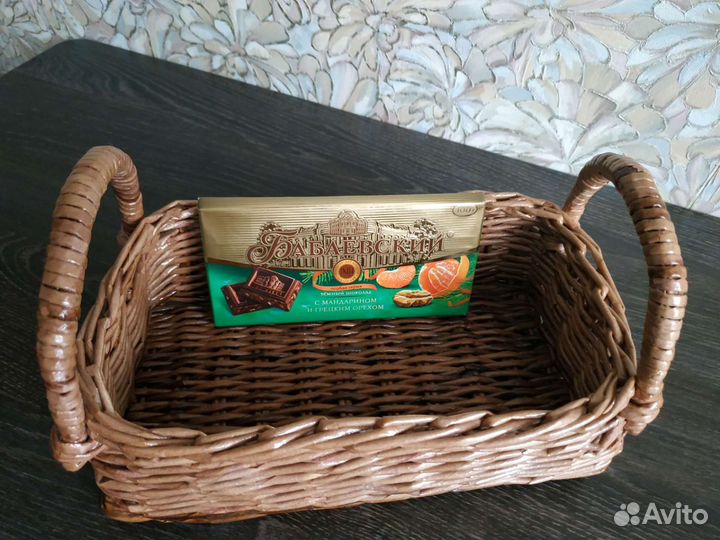 Корзинка из бумажной лозы