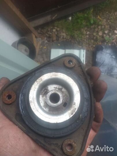 Опора амортизатора