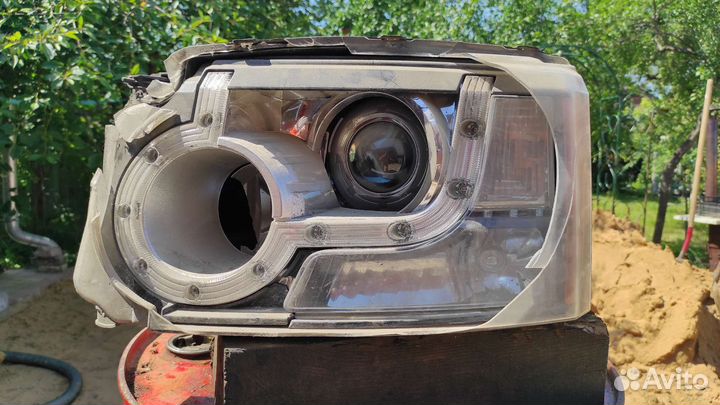 Левая фара Дискавери 4