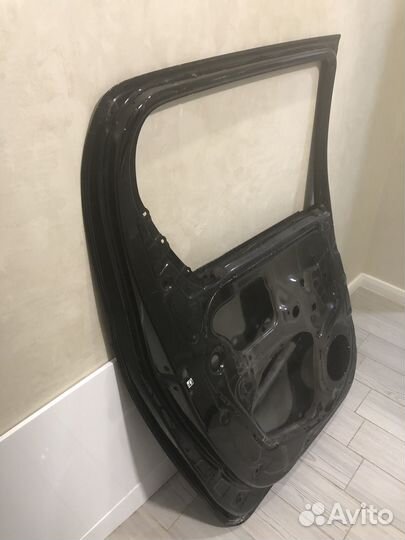 Дверь задняя левая toyota hilux 2018 г.в