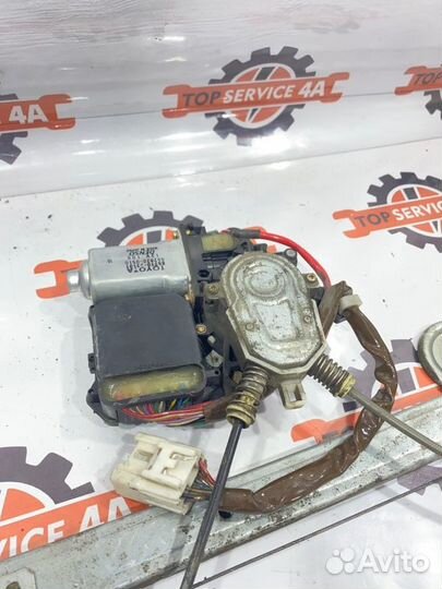 Стеклоподъемник двери передний правый Toyota