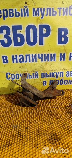 Кулак поворотный передний левый Opel Tigra