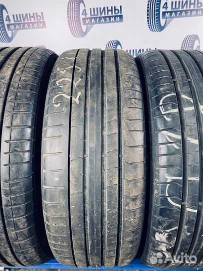 Pirelli P Zero PZ4 225/40 R20 94Y