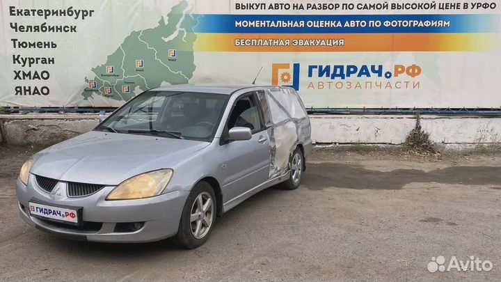 Стекло двери передней правой Mitsubishi Lancer 9