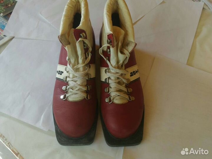 Лыжные ботинки