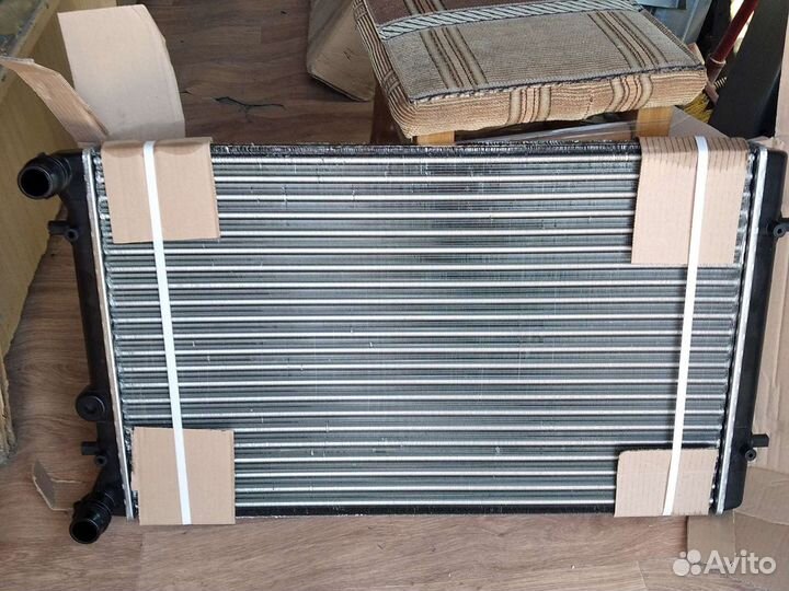 Wv голф 4 Bora с 98 г 1.4 -1.9 радитор