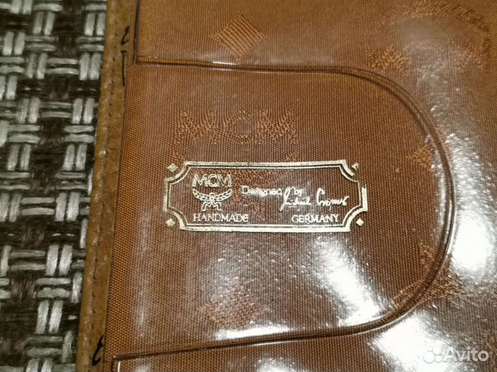 Обложка для документов MCM