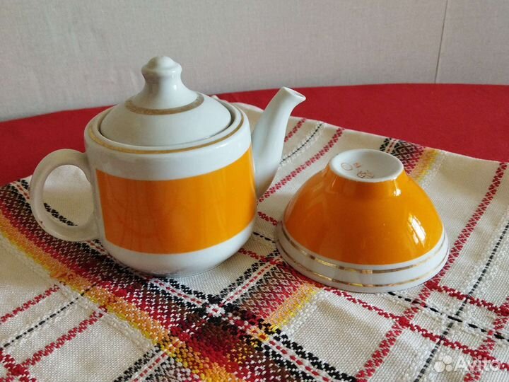 Заварочный чайник и пиала