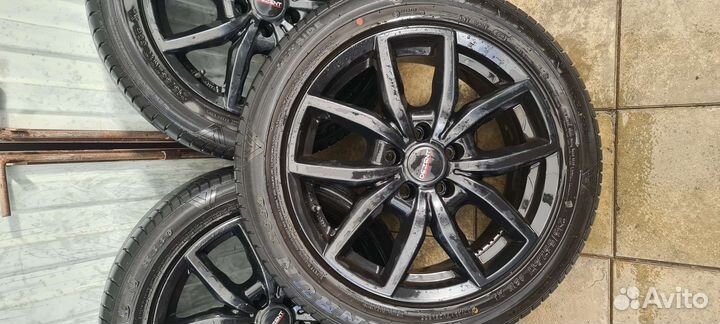R17 Winrun R330 215/55, PCD 5x114.3 DIA 70