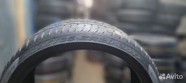 Pirelli P Zero 245/35 R20