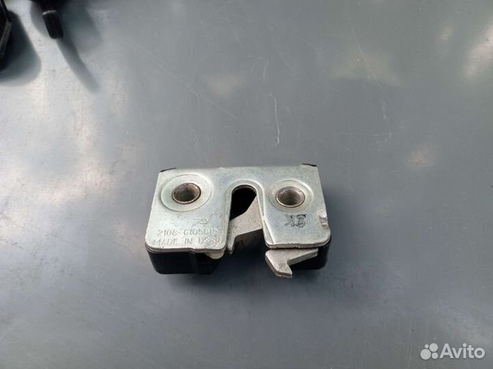 Замок багажника