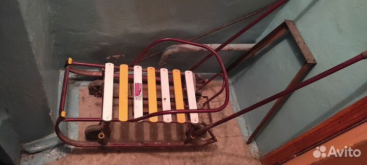 Продам санки детские, почти новые за 1000