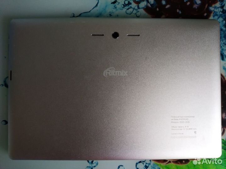 Планшет ritmix RMD-1026 белый
