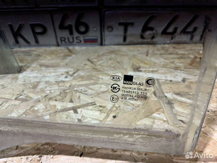 Передние стекла Kia Sportage внедорожник 2002