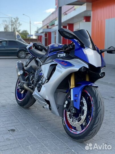Yamaha r1