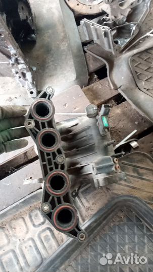 Коллектор впускной Peugeot 206