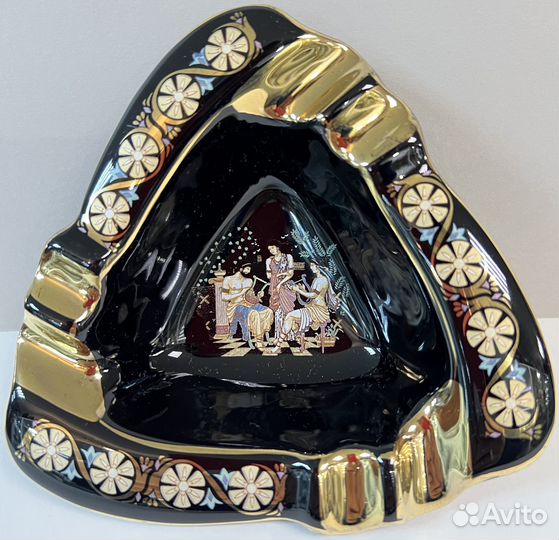 Пепельница фарфор