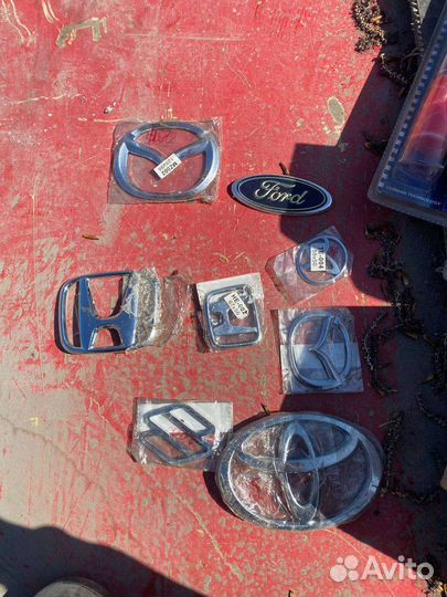 Эмблема для автомобиля