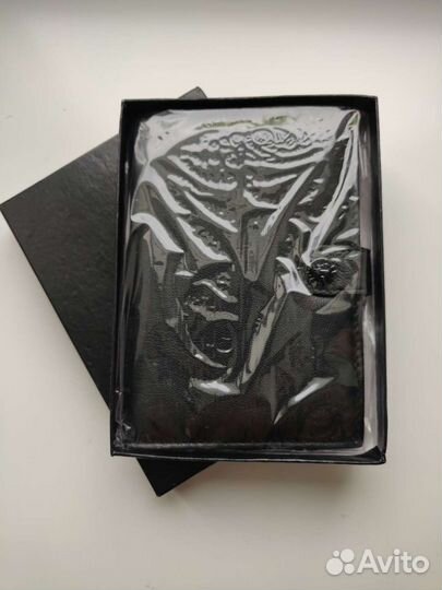 Кожаная обложка на паспорт