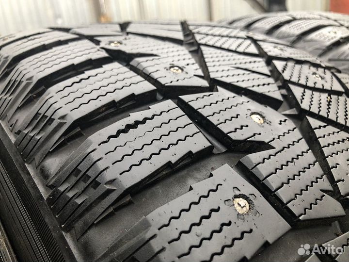 Nitto Therma Spike 255/55 R18 109T