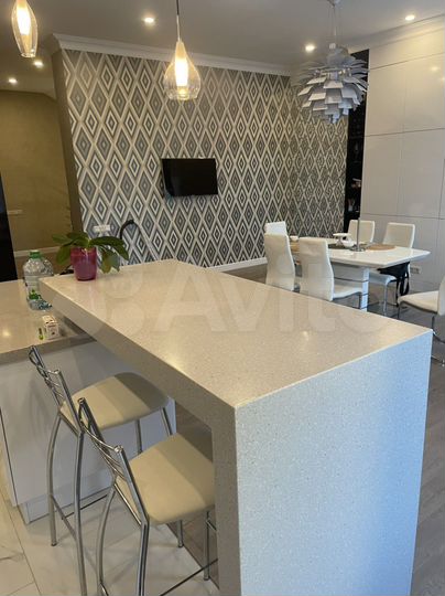 Дом 360 м² на участке 5 сот.