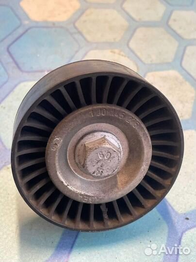 Ролик натяжителя ремня 1J0145276