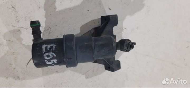 Форсунка омывателя фар правая Bmw 7 Серия E65