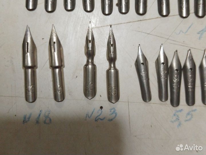 Перья и ручка для каллиграфии