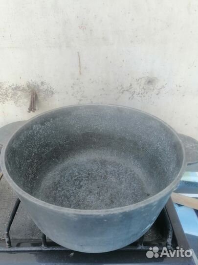 Чугунная сковорода, казан