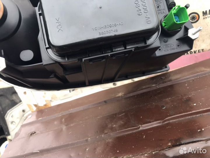 Новая Фара передняя левая Ford Transit 2000-2006