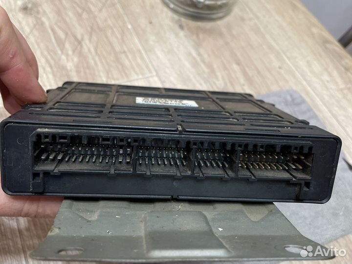 Блок эбу Мицубиси каризма 1,6