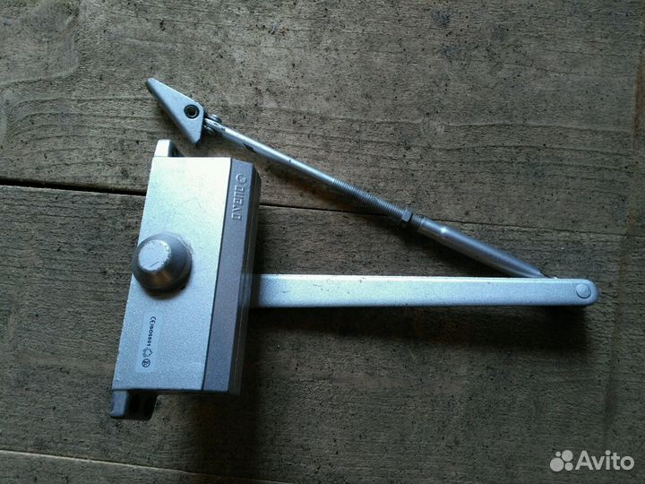 Доводчик для дверей