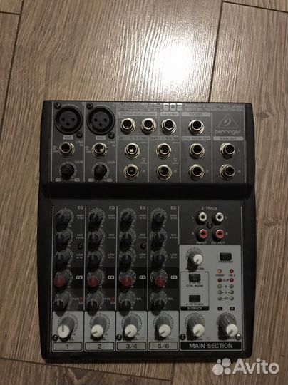 Микшерный пульт behringer xenyx 802