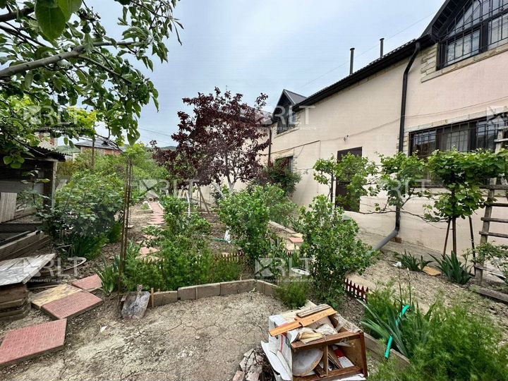 Дом 260 м² на участке 5,6 сот.