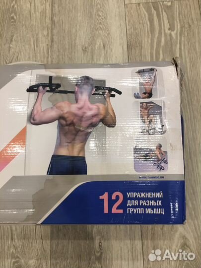 Турник дверной