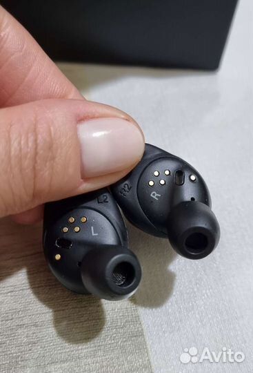 Беспроводные наушники samsung gear iconx