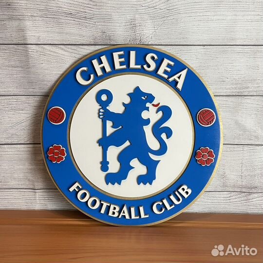 Эмблема Челси из дерева