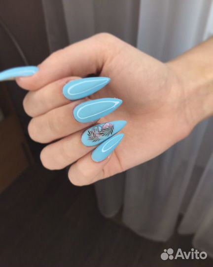 Наращивание ногтей и покрытие гель-лаком