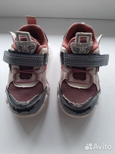 Кроссовки для девочки размер 24