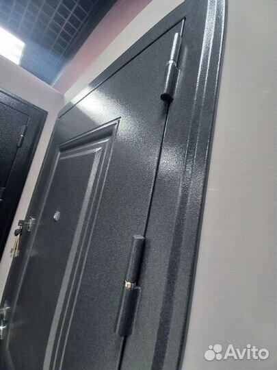 Дверь входная железная уличная