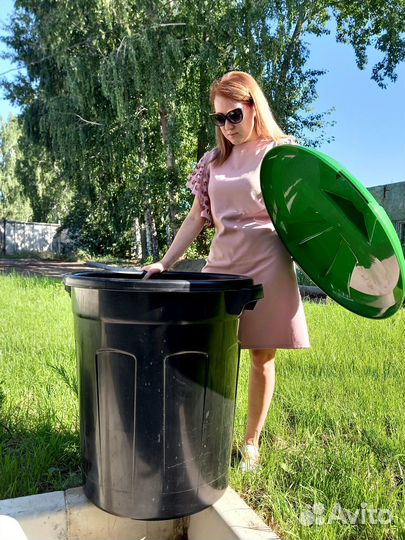 Бак 90 л. для мусора с крышкой